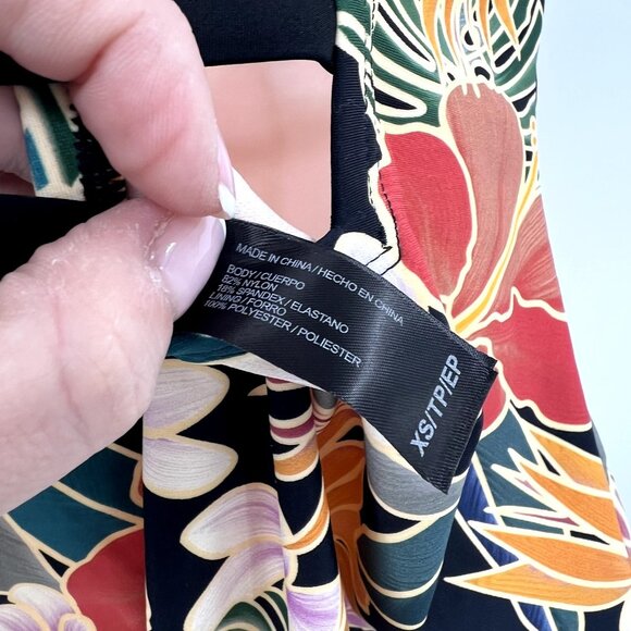 New Hurley Black Floral One Piece Open Back Swimsuit Womens Size XS - Picture 8 of 8